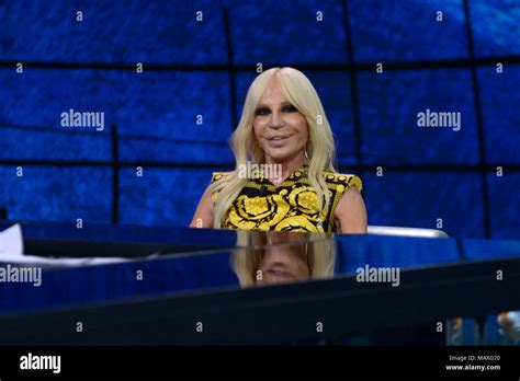 donatella versace intervista che tempo che fa|[video Rai1] Donatella Versace a Che .